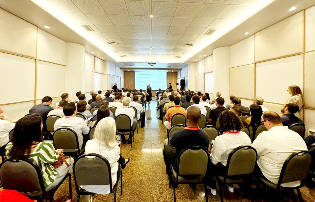 Empresários discutem capital humano e felicidade no ambiente de trabalho