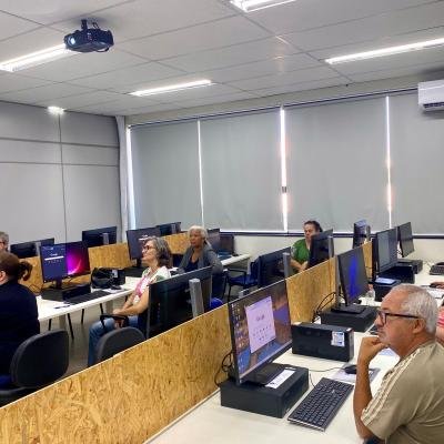 Sedecon e IFSP alertam idosos sobre golpes digitais em Bauru com curso de inclusão tecnológica