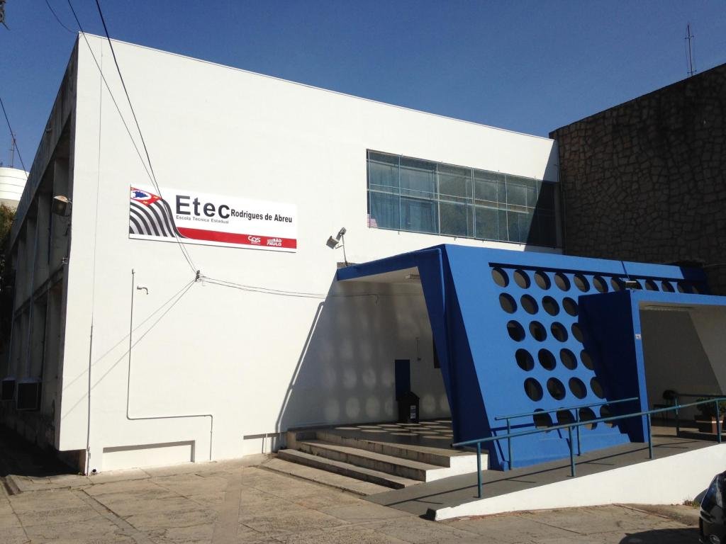 Etec de Bauru registra desempenho superior à média da OCDE no Pisa para Escolas