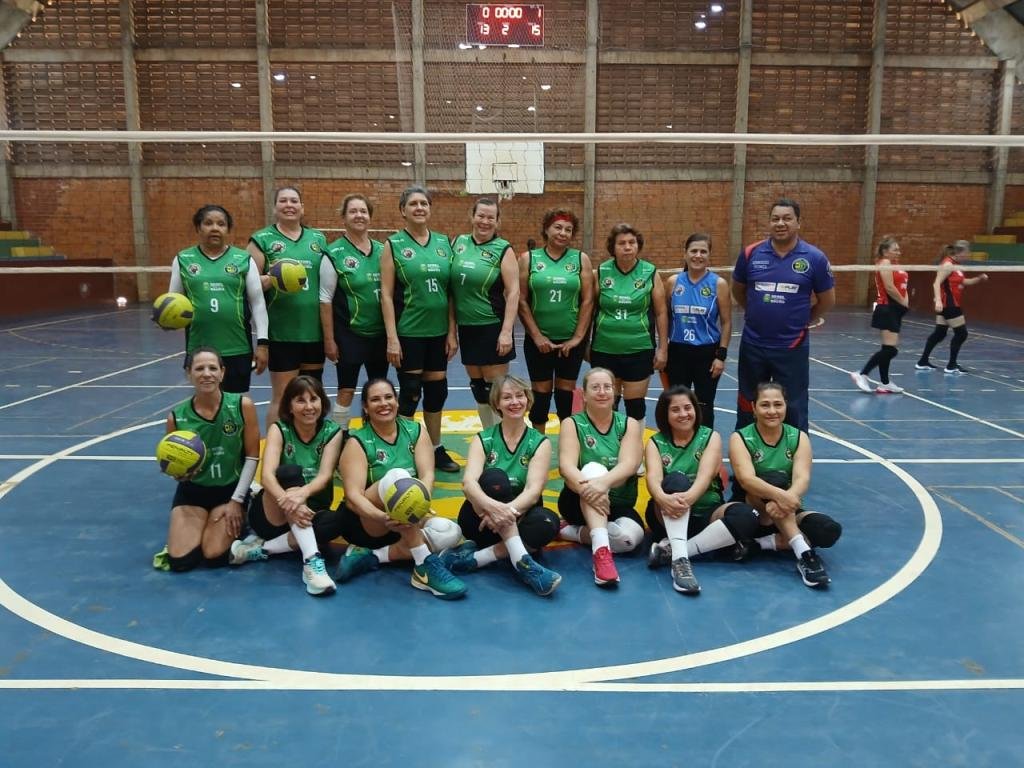 Somos Vôlei Bauru vence quatro jogos e chega a 37 vitórias no ano